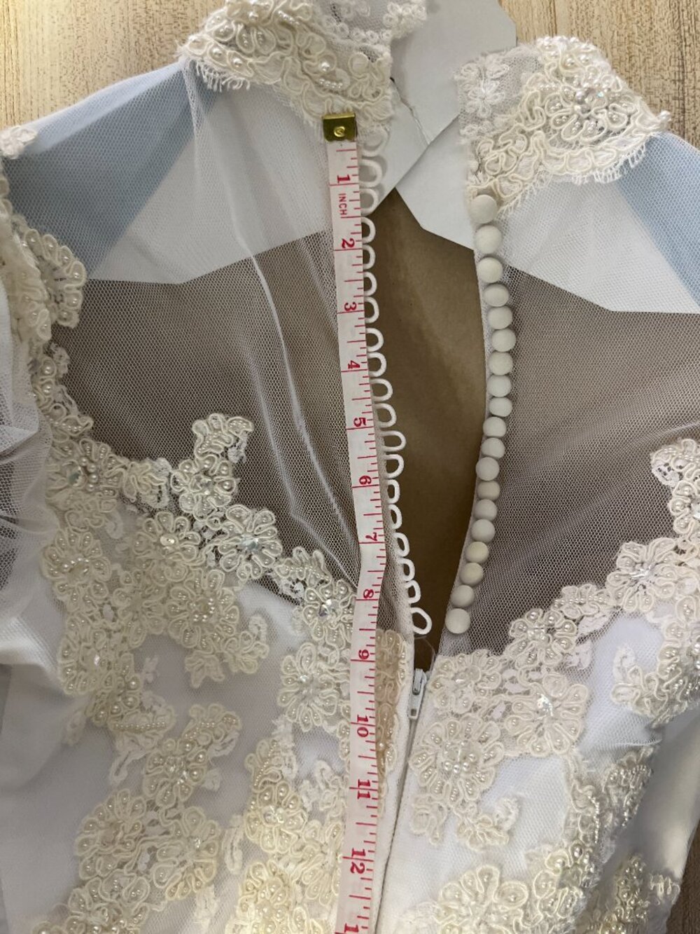 Vintage 1970's Wedding dress with long trail and floral beading - Picture 6 of 16